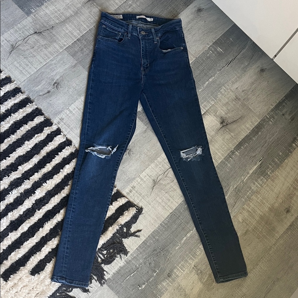 Levi's Women's Dark Blue Distressed Skinny Jeans